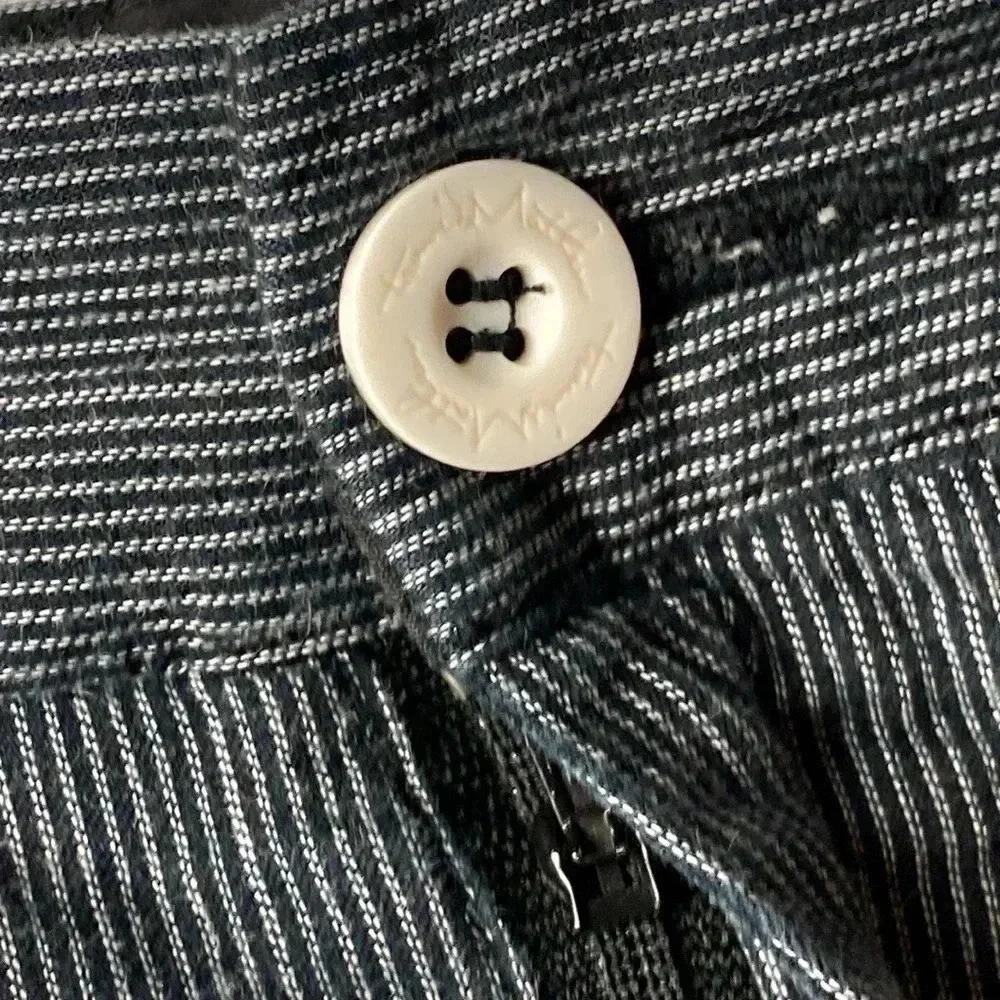TRAVIS MATHEW SIZE 36 BLACK PIN STRIPE SHORTS 100% COTTON‎ GOOD CLEAN CONDITION